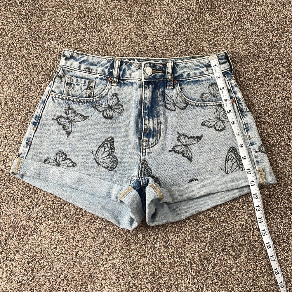 Pacsun butterfly print denim mom jean shorts - Picture 6 of 6